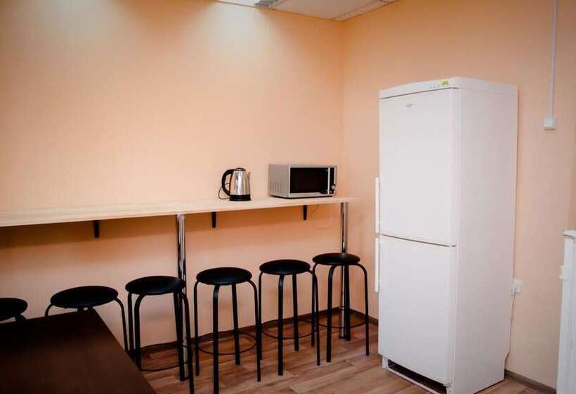 Potter Globus   Hostel