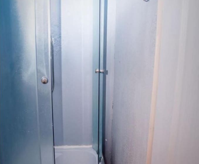 Potter Globus   Hostel