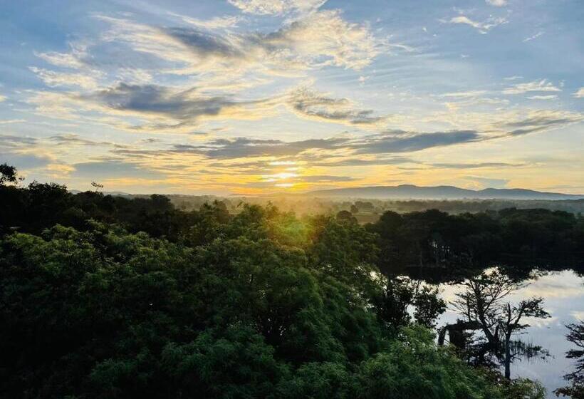 Resort Birdwing Sigiriya