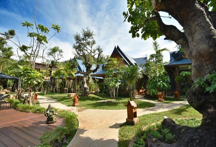 The Nine Thipthara Klongson Resort