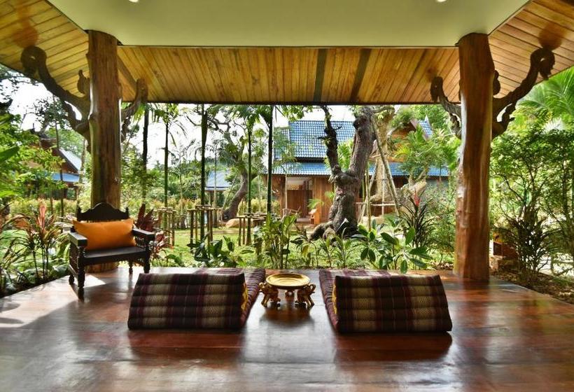 The Nine Thipthara Klongson Resort