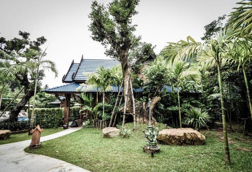 The Nine Thipthara Klongson Resort