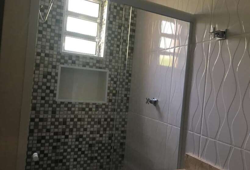 בית מלון כפרי Imperial Inn