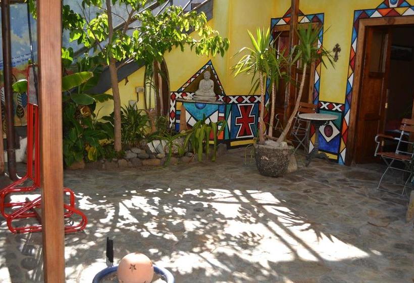 הוסטל El Porvenir