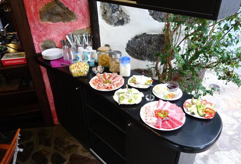 הוסטל El Porvenir