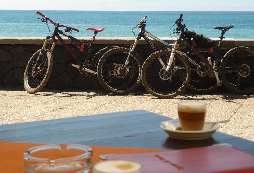 הוסטל El Porvenir