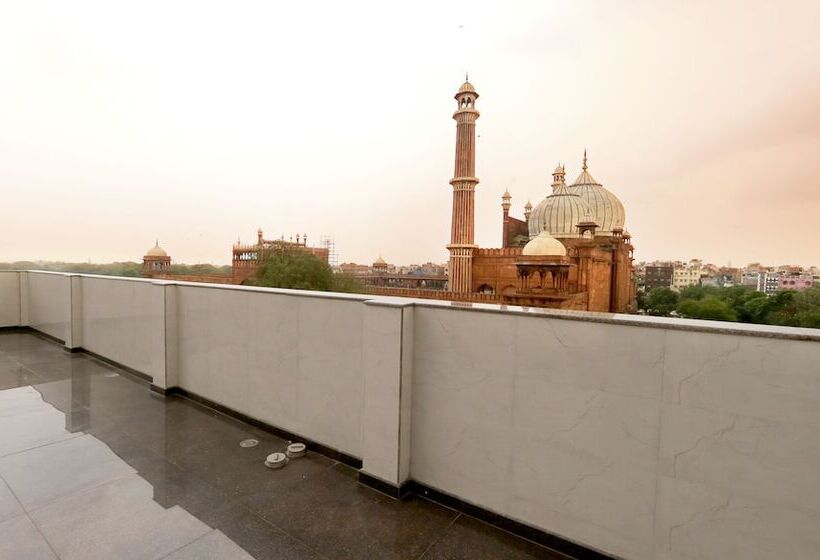 هتل Aiwan E Shahi