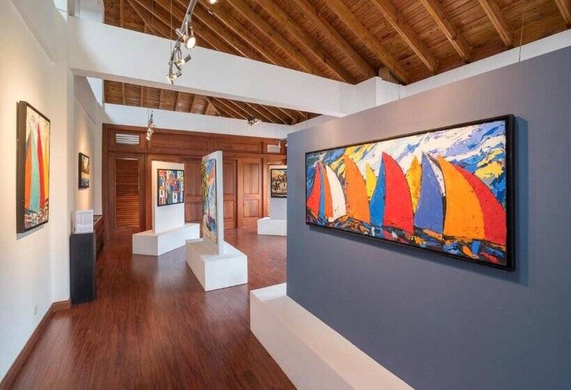 هتل Casa Hemingway