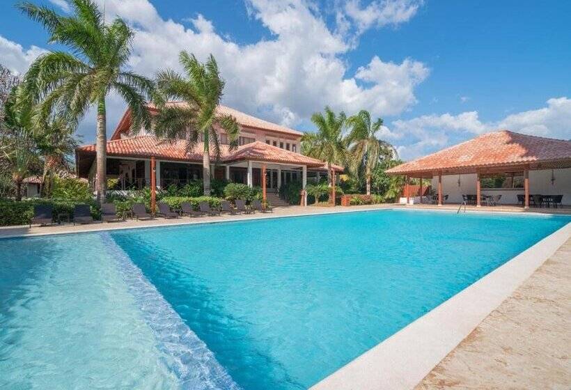 هتل Casa Hemingway