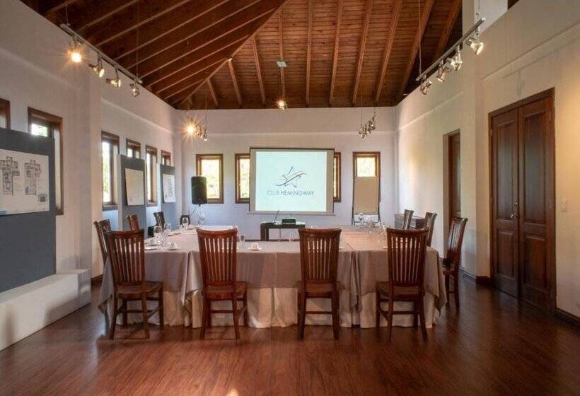 هتل Casa Hemingway