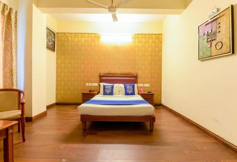 Отель Cochin City Residency