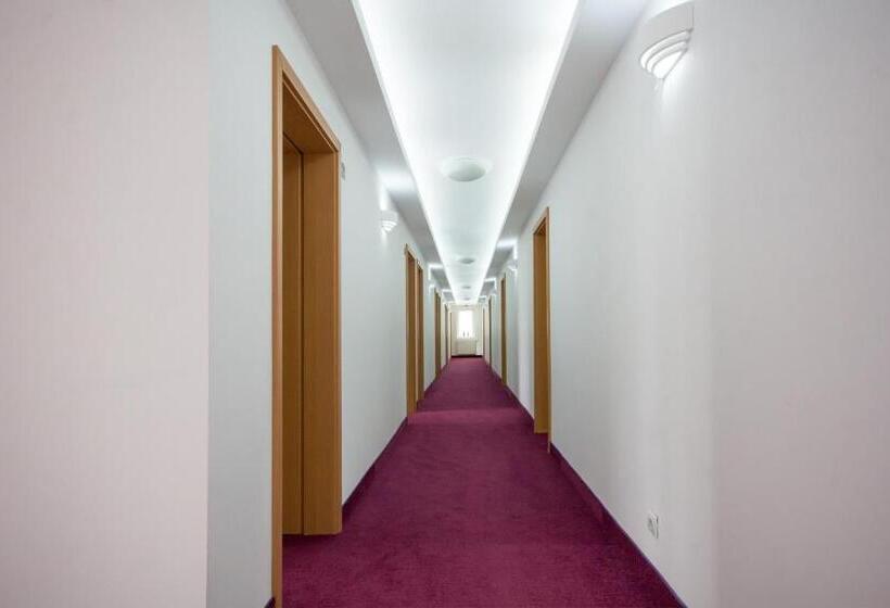 Отель Europejski