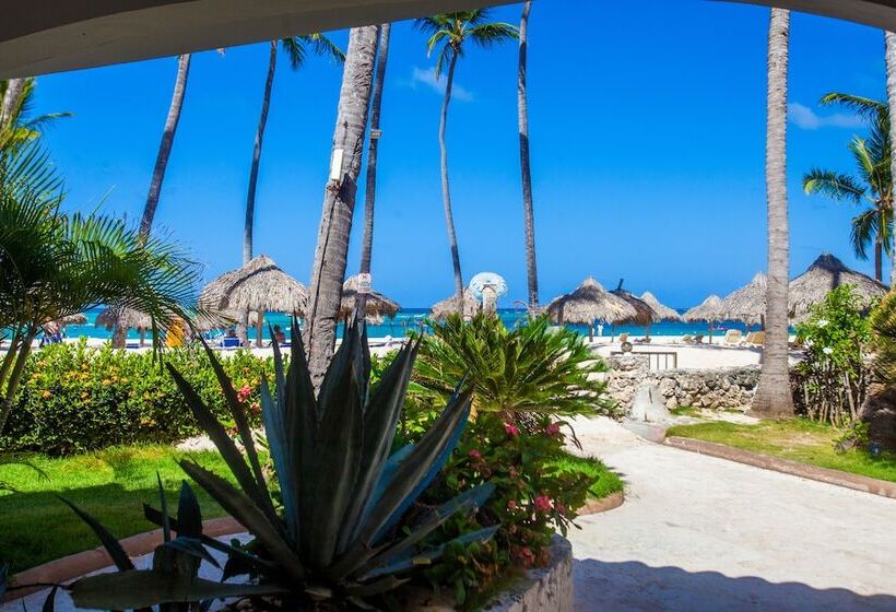 هتل Los Corales Beach Village