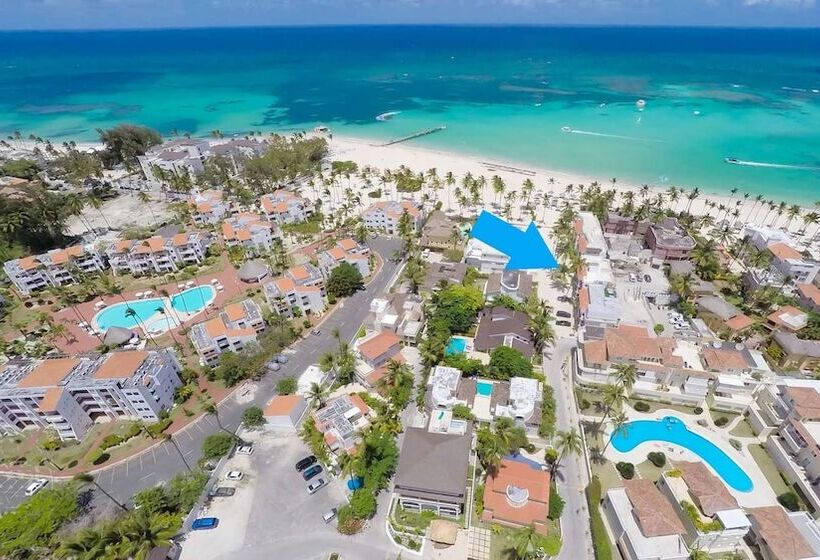 هتل Los Corales Beach Village