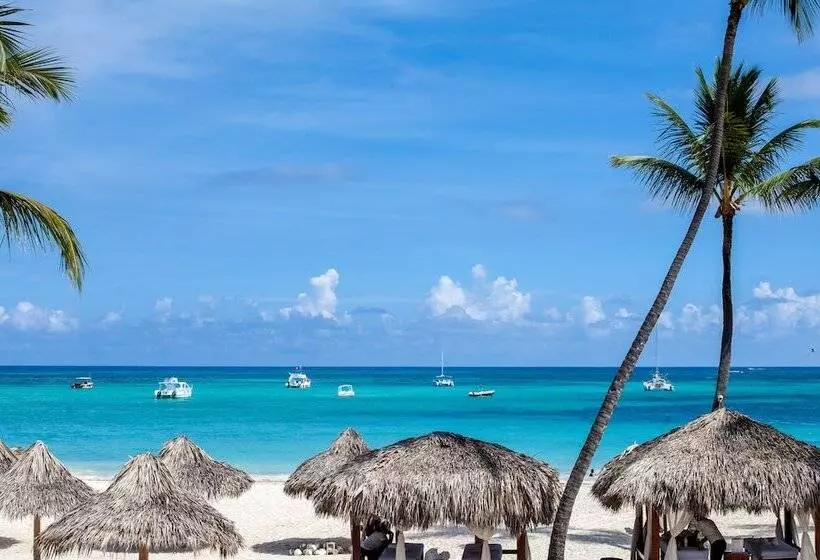 هتل Los Corales Beach Village