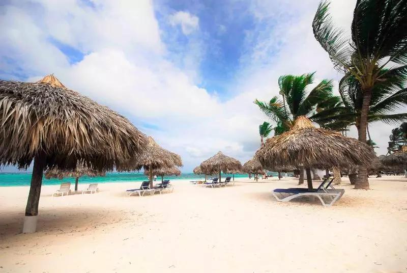 هتل Los Corales Beach Village