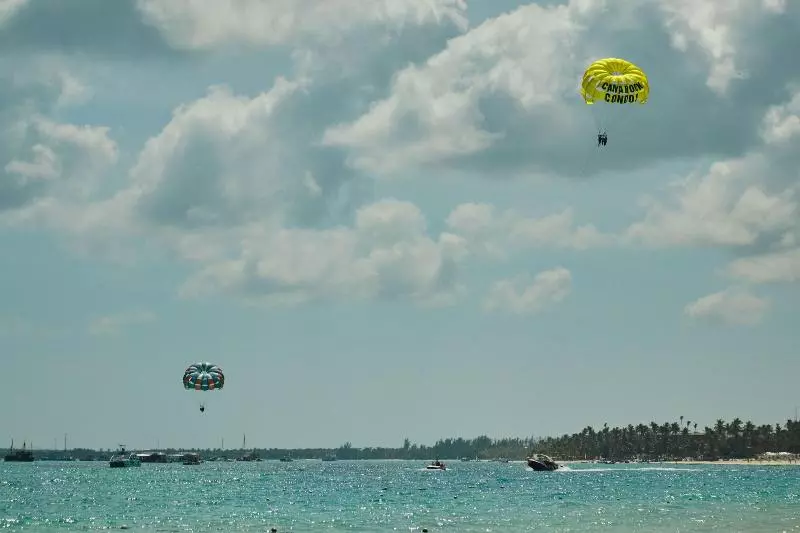 هتل Los Corales Beach Village