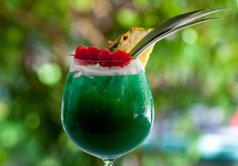 هتل Los Corales Beach Village