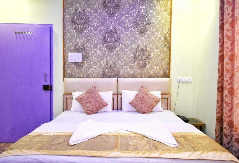 בית מלון כפרי Picasso Varanasi