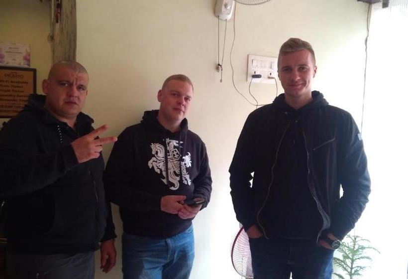 בית מלון כפרי Picasso Varanasi