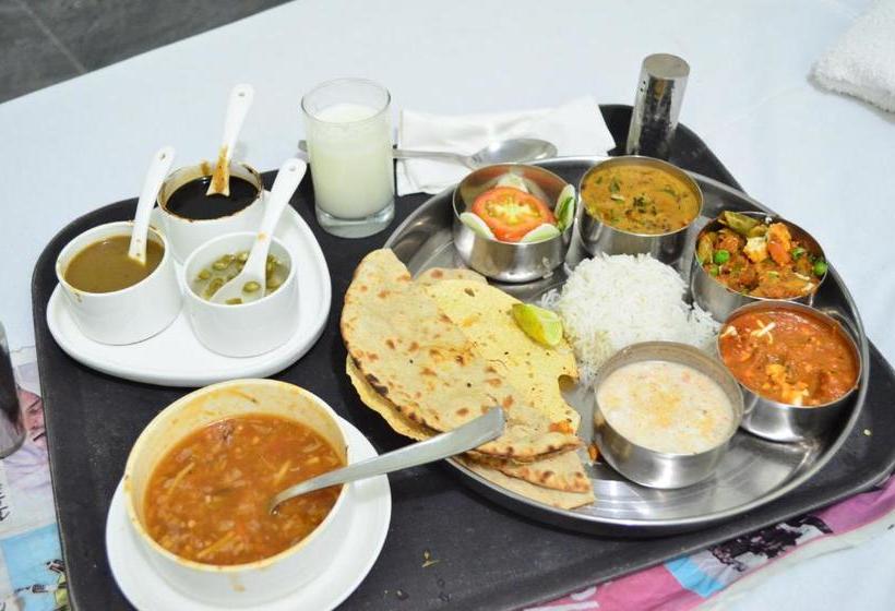 בית מלון כפרי Picasso Varanasi