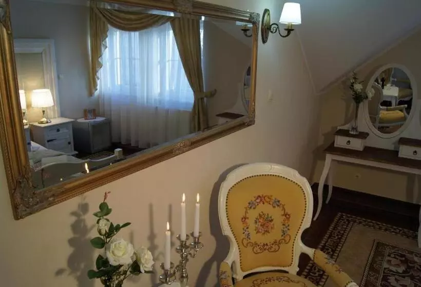 Hotelli Pod Herbem  Pokoje Ozonowane