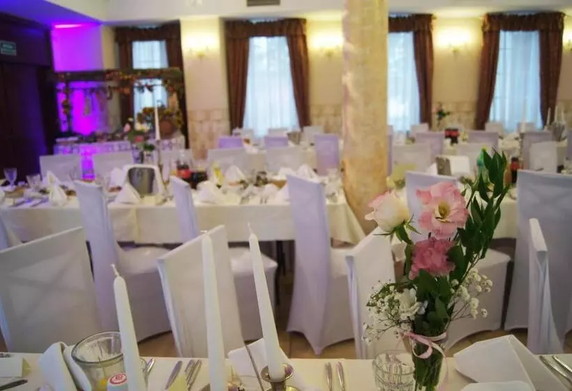 Hotelli Pod Herbem  Pokoje Ozonowane