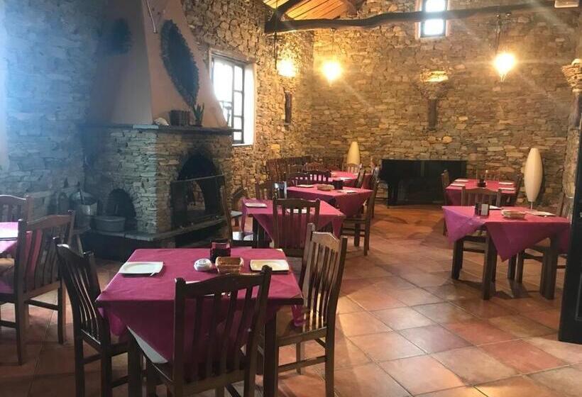 בית מלון כפרי Y Apartamentos Penarronda Playa