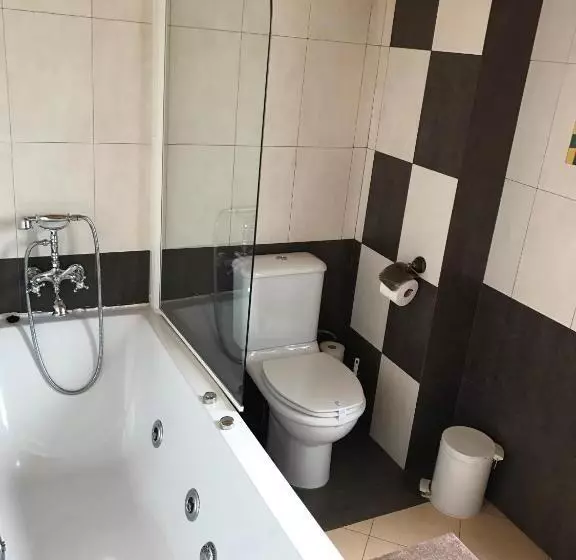 Hotelli Y Apartamentos Penarronda Playa