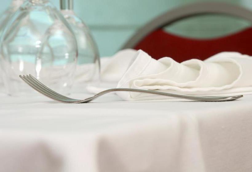 Monegros Hotel 4 Hermanos