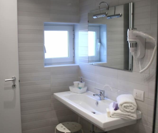 تختخواب و صبحانه Sotto Le Stelle Ai Decumani