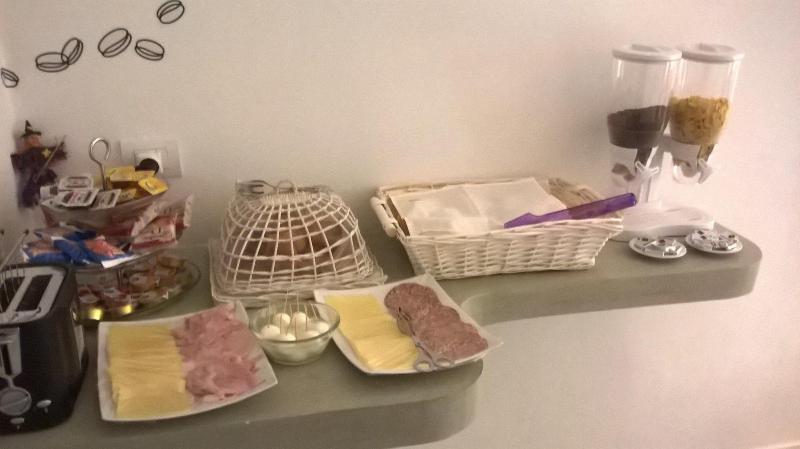 تختخواب و صبحانه Sotto Le Stelle Ai Decumani