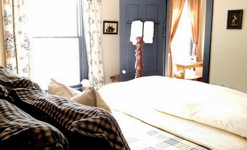 مبيت وإفطار Timbercliffe Cottage Inn