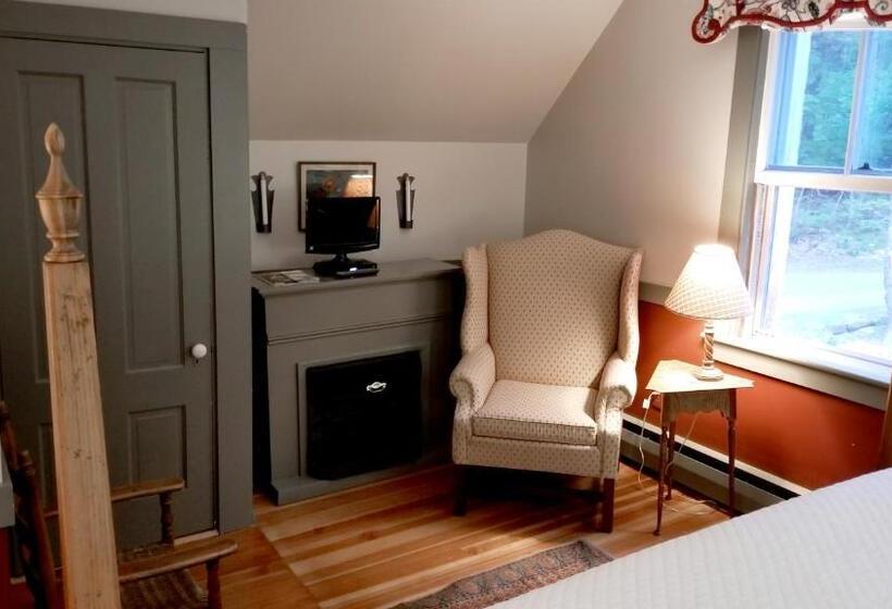 مبيت وإفطار Timbercliffe Cottage Inn