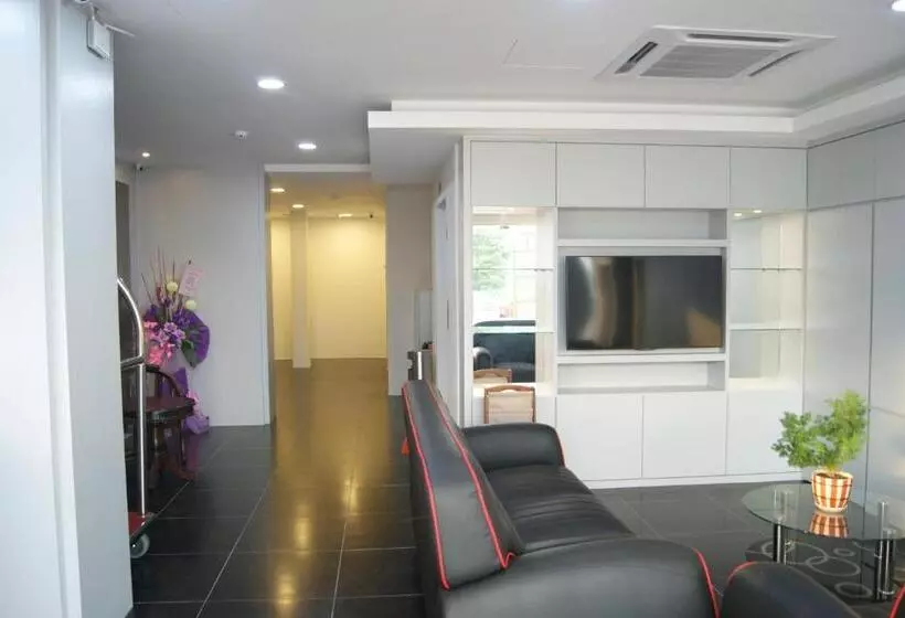 Hotel Double Happiness