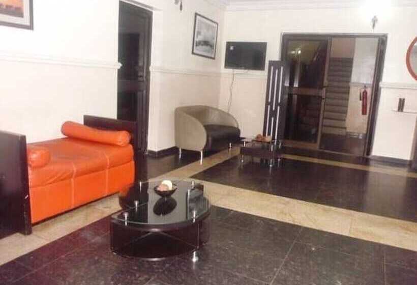 هتل Scholet Suites