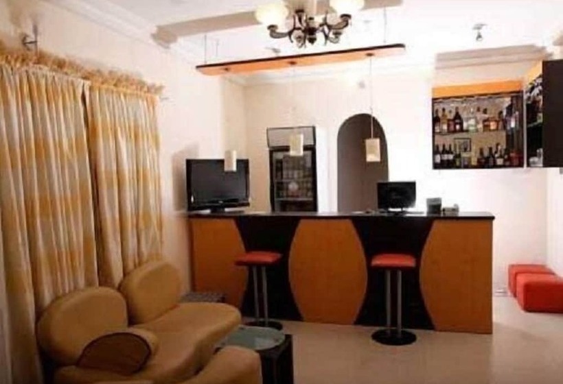 هتل Scholet Suites