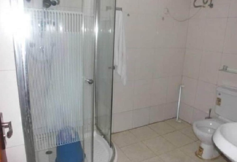 هتل Scholet Suites