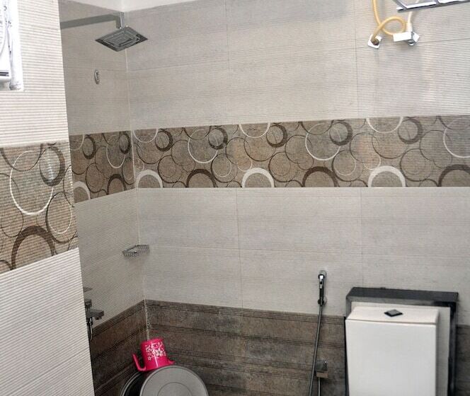 בית מלון כפרי Sdm Golden Tower