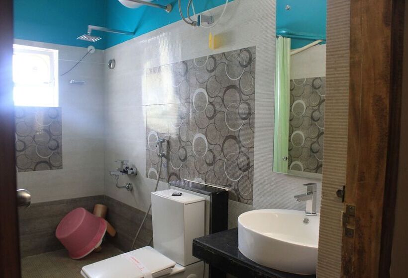 בית מלון כפרי Sdm Golden Tower