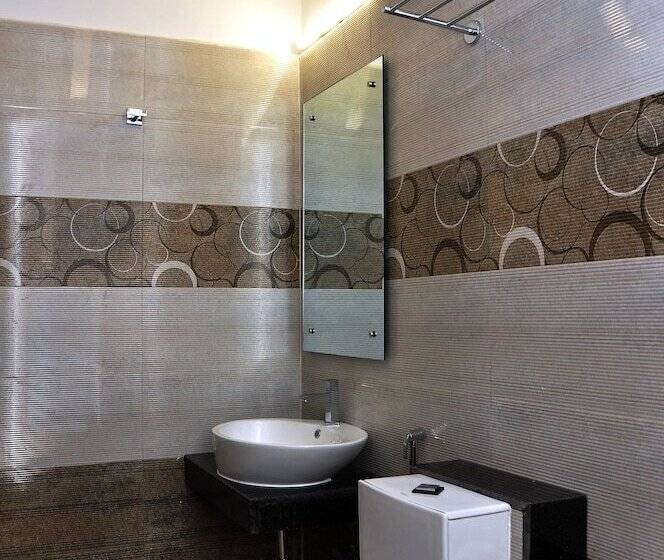 בית מלון כפרי Sdm Golden Tower