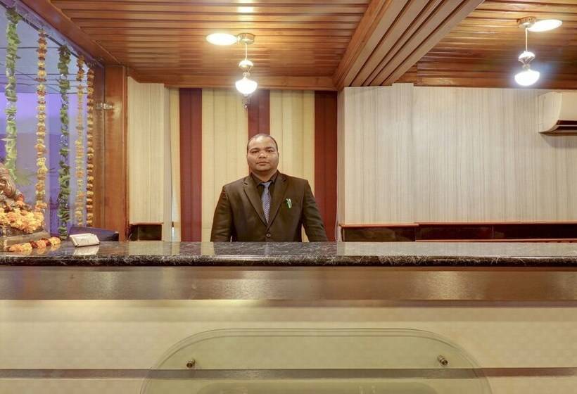 Hotel Treebo Calista, Patel Nagar