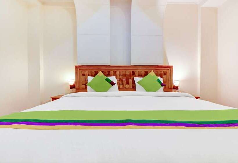 Hotel Treebo Calista, Patel Nagar