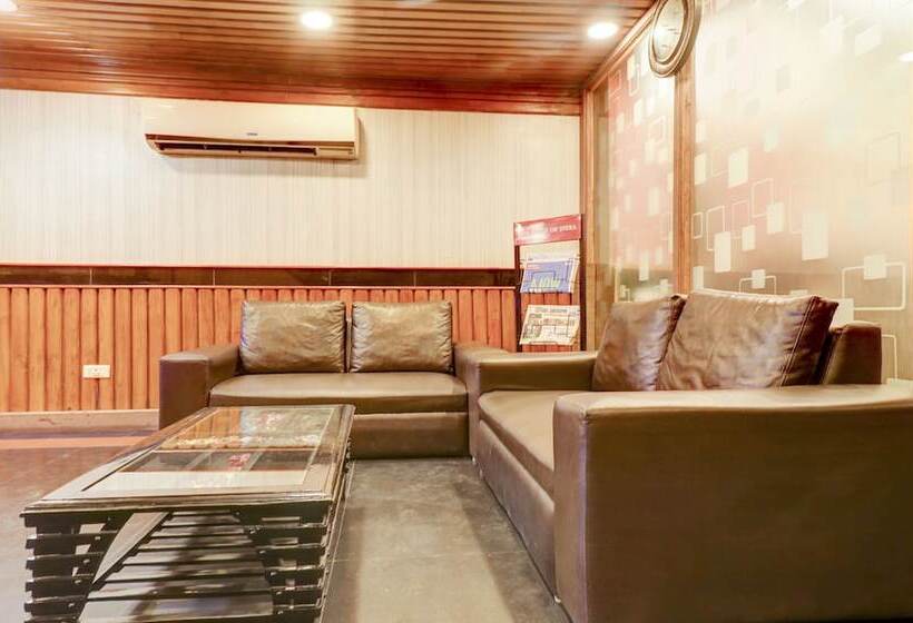 Hotel Treebo Calista, Patel Nagar