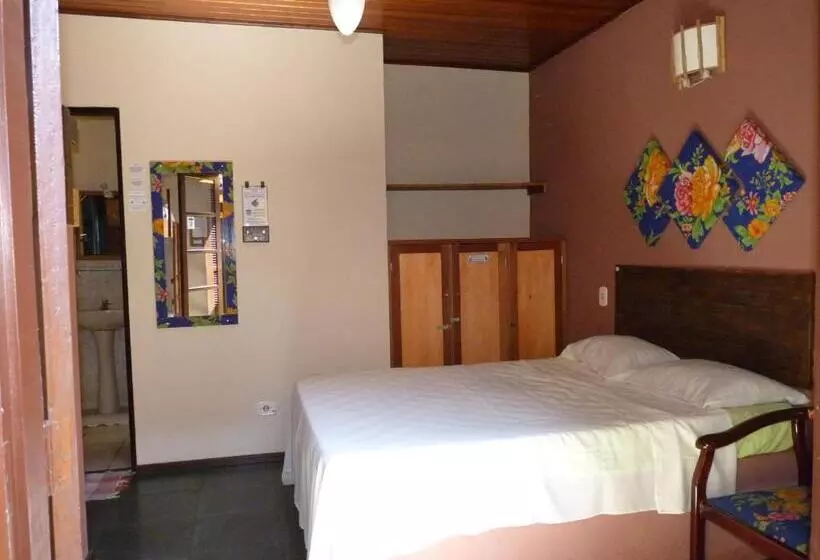 Maresias Hostel & Suites