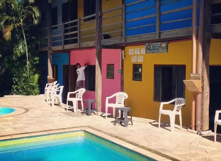 Maresias Hostel & Suites