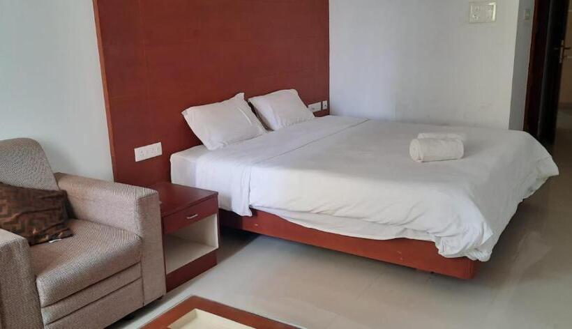 אתר נופש Nakshatra Emerald