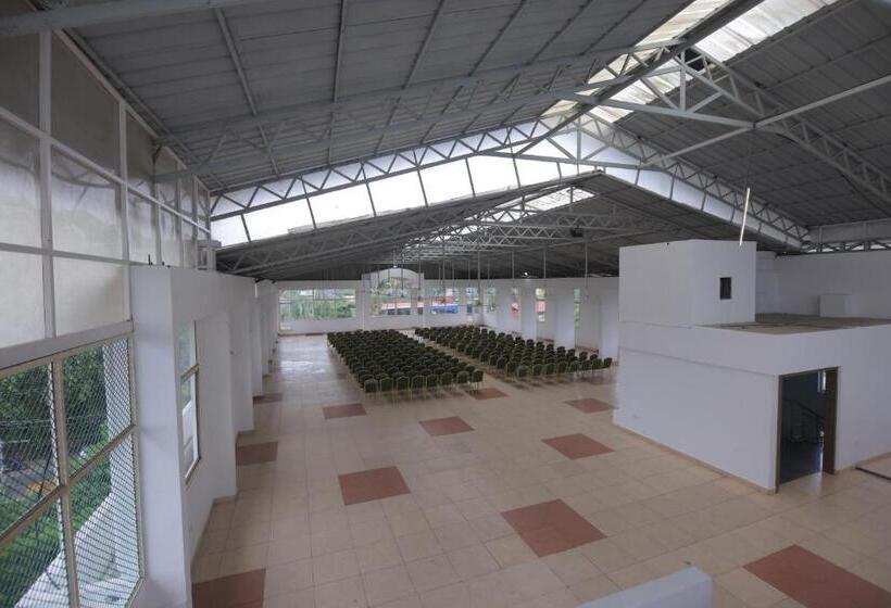 אתר נופש Nakshatra Emerald