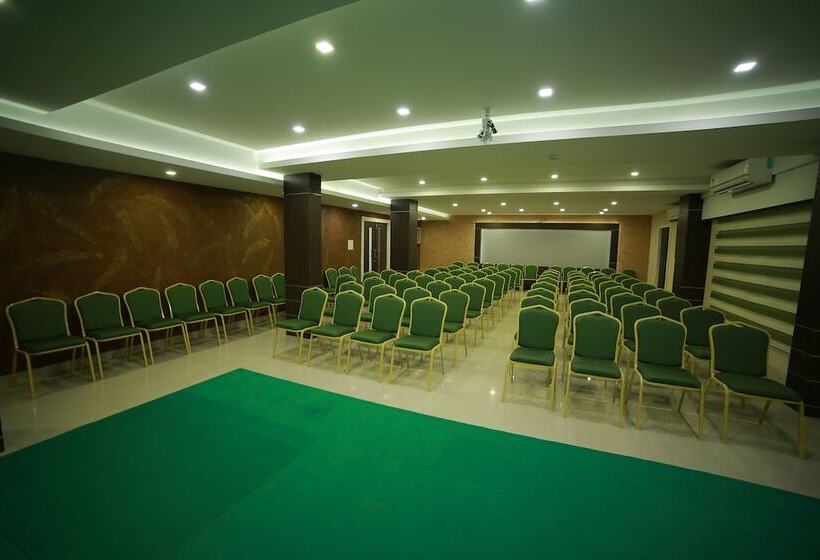 אתר נופש Nakshatra Emerald