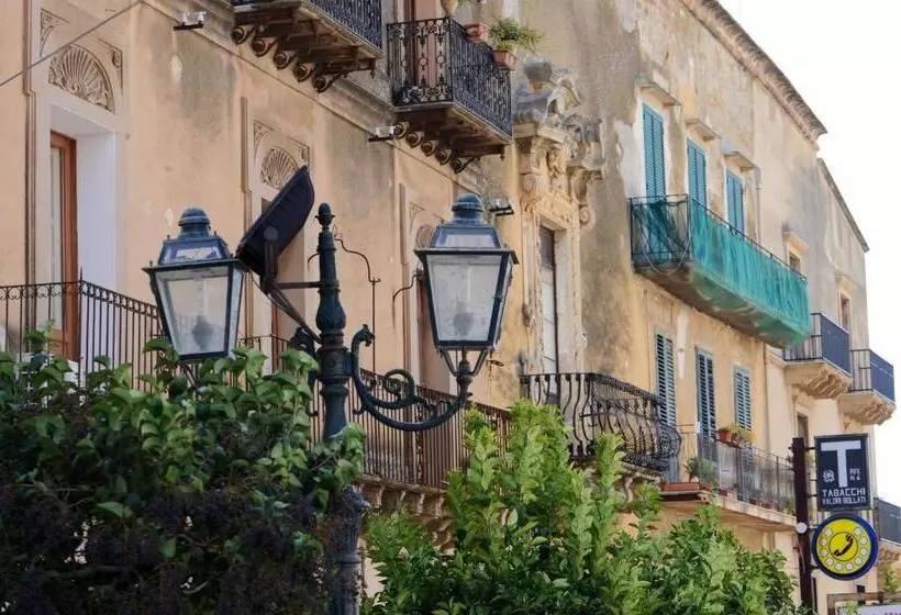تختخواب و صبحانه Il Cortile Del Marchese Beccadelli